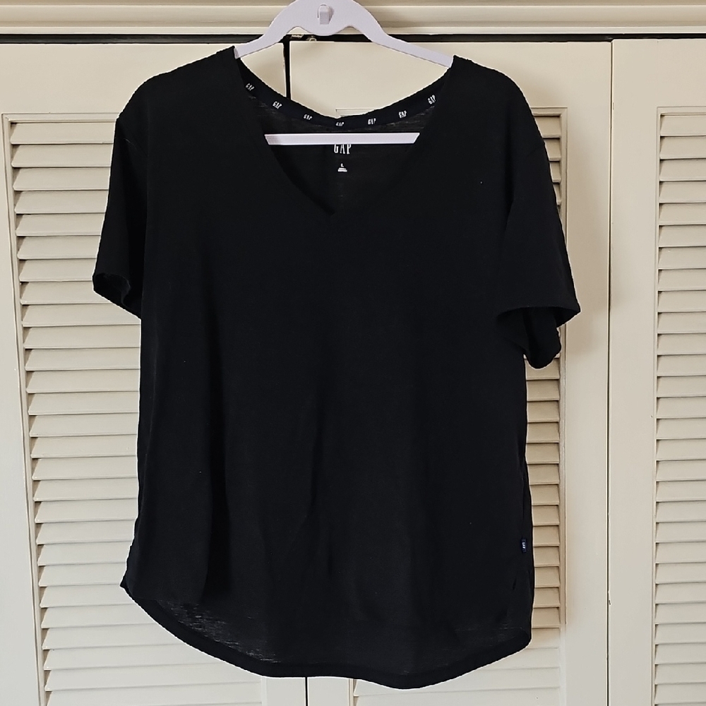 GAP Women's Black V-Neck Top